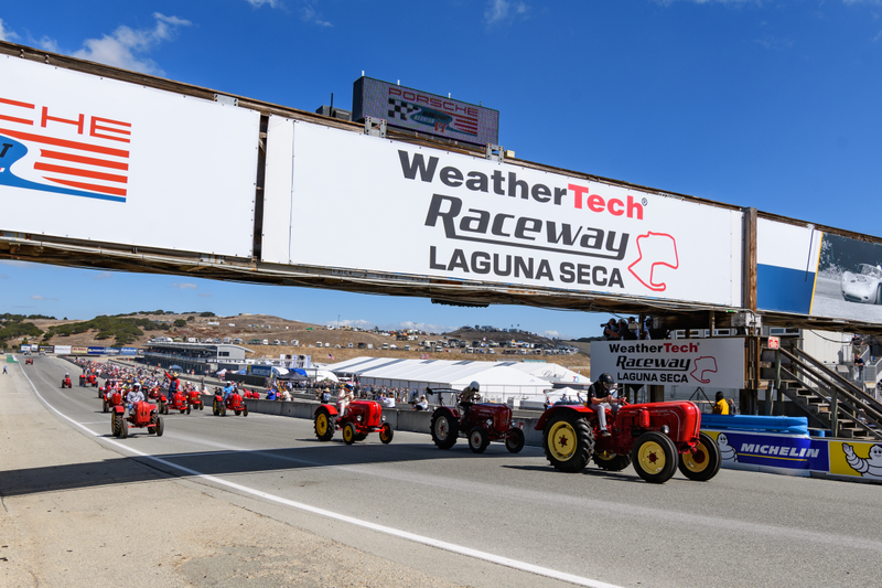 Illustration for article titled Porsche Tractor Racing Is the Real Pinnacle of Motorsport